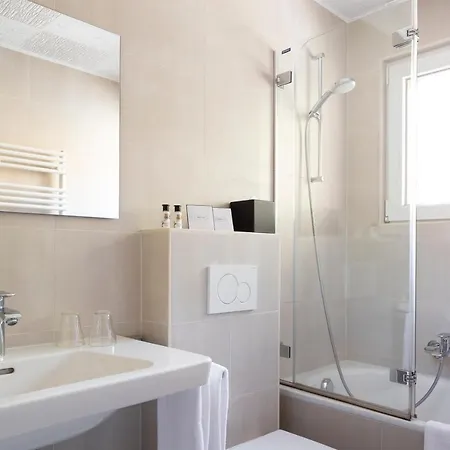 La Rotonde Inn 3*